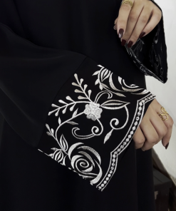 Alternative view of عبايات بيست - نص كلوش بتدخيلة ورود بيضاء-1380