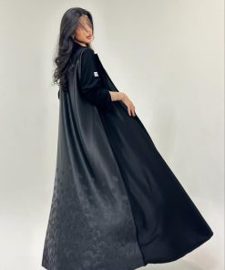 عبايات خمرة - عباية كريب مع تفته مشجر