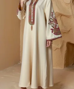 فيفيتش - فستان ماكسي بأكمام طويلة مطرز بالترتر بياقة مفتوحة