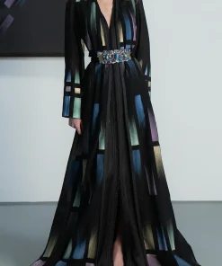 Alternative view of فيفيتش - طقم عباية ماكسي بدون أكمام مطبوع عليه تدرج لوني - أسود [طلب مسبق]