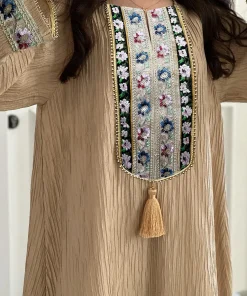 فيفيتش - فساتين ماكسي كفتان مطوية مزينة بشرابات وطبعة زهور