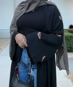 فيفيتش - كارديجان طويل مفتوح من الأمام بتصميم بطيخ مرصع بأحجار الراين للعباية