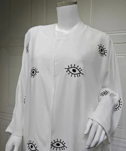 فيفيتش - كارديجان طويل أبيض مطرز بنمط عيون وأكمام واسعة - عباية