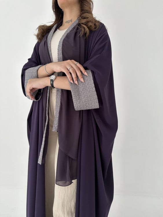 عباية كريب اكمام راكة قصة فراشة - Image 2