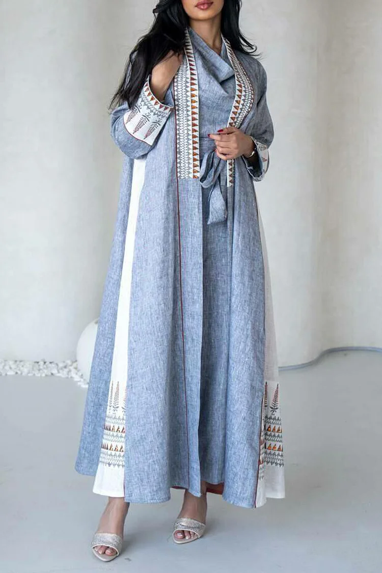 فيفيتش - طقم عباية من قطعتين، فستان برباط على شكل ياقة عالية، مطبوع بألوان متداخلة. - Image 2