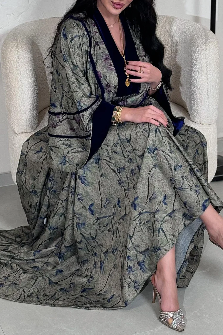 فيفيتش - فساتين ماكسي بنقشة مرقعة، بياقة على شكل حرف V وأكمام طويلة، بتصميم كفتان مطبوع. - Image 3