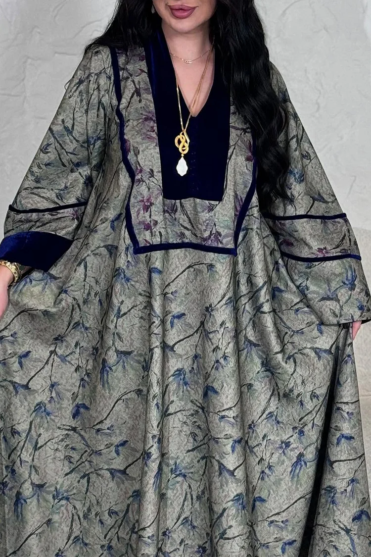 فيفيتش - فساتين ماكسي بنقشة مرقعة، بياقة على شكل حرف V وأكمام طويلة، بتصميم كفتان مطبوع. - Image 5