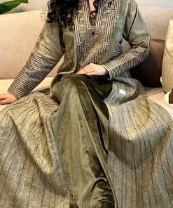 Alternative view of فيفيتش - فساتين ماكسي من الكتان المطبوع بنقوش قبلية وياقة عالية من المخمل الكفتان