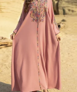 Alternative view of فيفيتش - فستان قفطان ماكسي مطرز بخيوط متعددة الألوان وياقة واقفة - وردي