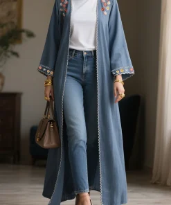 Alternative view of فيفيتش - عباية طويلة مفتوحة من الأمام مزينة بتطريز زهور وحواف مموجة - أزرق