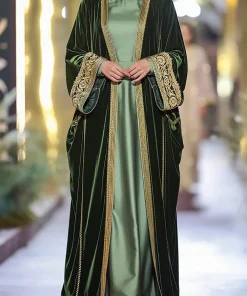 فيفيتش - كارديجان عباية مخملية مطرزة بأكمام واسعة