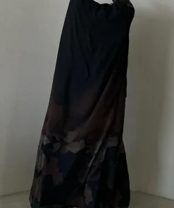 فيفيتش - كارديجان طويل أسود اللون، بياقة شال وأكمام ثلاثة أرباع، مصنوع من قماش شبكي مطبوع.