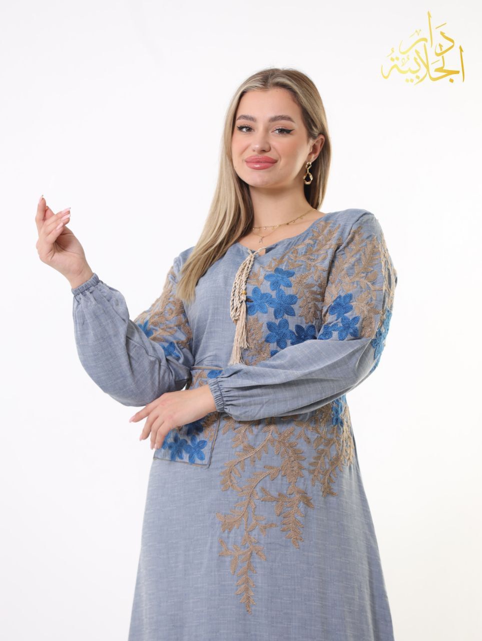 دار الجلابية - عباية كتان مطرزة بجيب