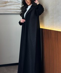 عبايات خمرة - عباية كريب مع تدخيله جاكار هندي نقش