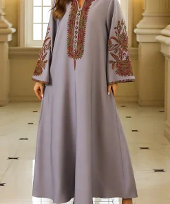 Alternative view of فيفيتش - فساتين ماكسي قفطان بأكمام طويلة وياقة واقفة مطرزة بخيوط متعددة الألوان