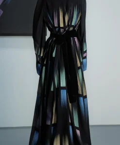 فيفيتش - طقم عباية ماكسي بدون أكمام مطبوع عليه تدرج لوني - أسود [طلب مسبق]