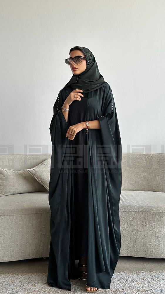 دار امتنان - عباية حرير زيتية بالكريستال مع طرحة مزينة بالكريستال بقماش صيفي- 1424 - Image 2