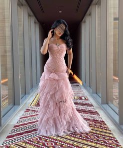 Alternative view of لورا فاشن - فستان لورا الوردي الطبقات الفاخر