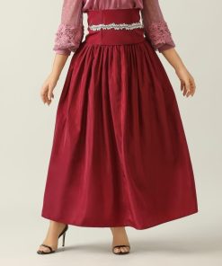 Alternative view of أوبرا فاشن - طقم برغندي أنيق بلمعة ساتان وتفاصيل دانتيل ناعمة