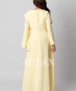 Alternative view of اكتان - فستان ماكسي مزين بكريستال ورباط من الخصر لون اصفر فاتح