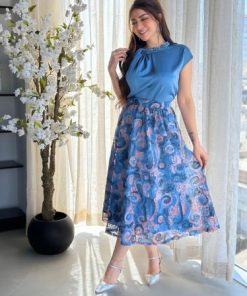 أوبرا فاشن - طقم تنورة قماش تل برسومات ثلاثية الابعاد وبلوزة ساده كم قصير