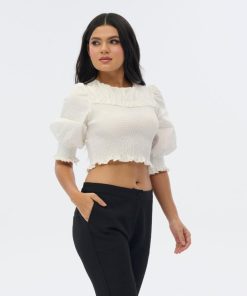 افورا  - بلوزة بيضاء