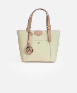 أوبرا فاشن - شنطة نسائية ماركة لورينا تعبر عن الأناقة بلون بيج