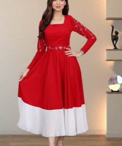 تريجر آيلاند - فستان ميدي مزين بكرستال وكسرات من الاسفل