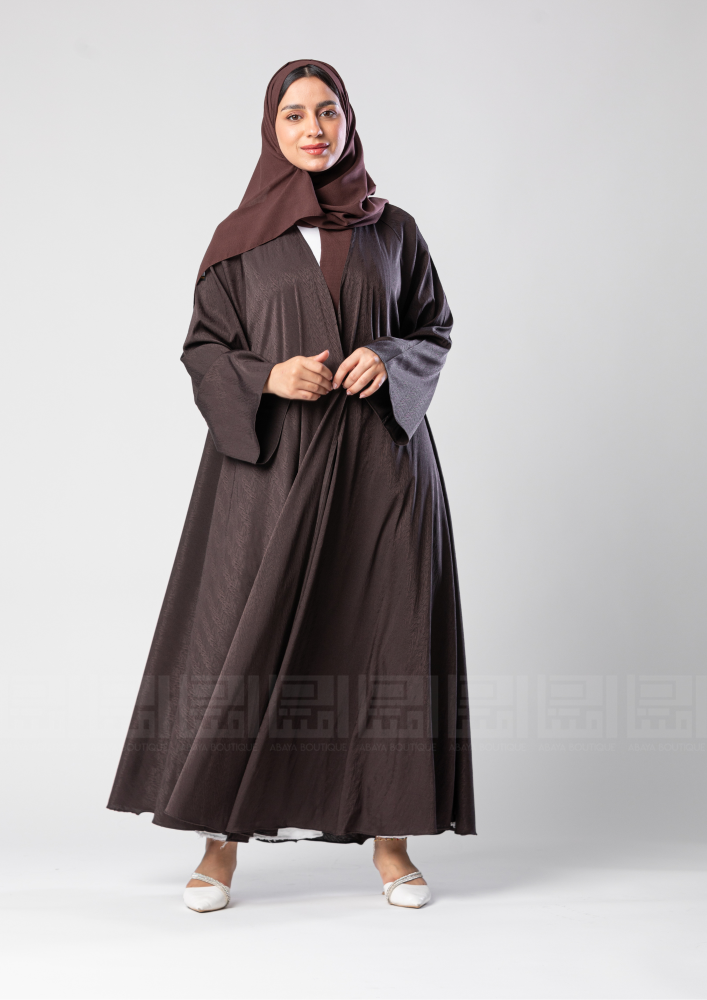 دار امتنان - عباية كلوش صيفية بقماش حراير بني مخطط بتصميم A LINE أنيق- 1320 - Image 6