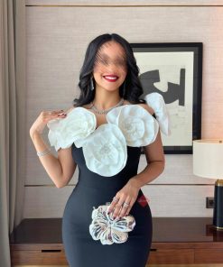 Alternative view of بينوش  - فستان سهرة اوف شولدر مزين بالورود من الصدر