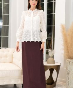 Alternative view of افورا  - بلوزة باللؤلؤ في الحلق