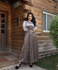 تريجر آيلاند - فستان طويل مخمل وسط زم و اكمام طويلة