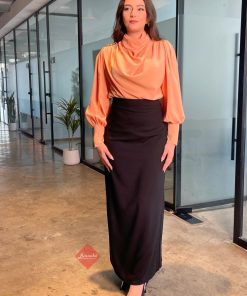 Alternative view of قميص هاينك أنيقة بياقة درابية ومزينة من الكتف