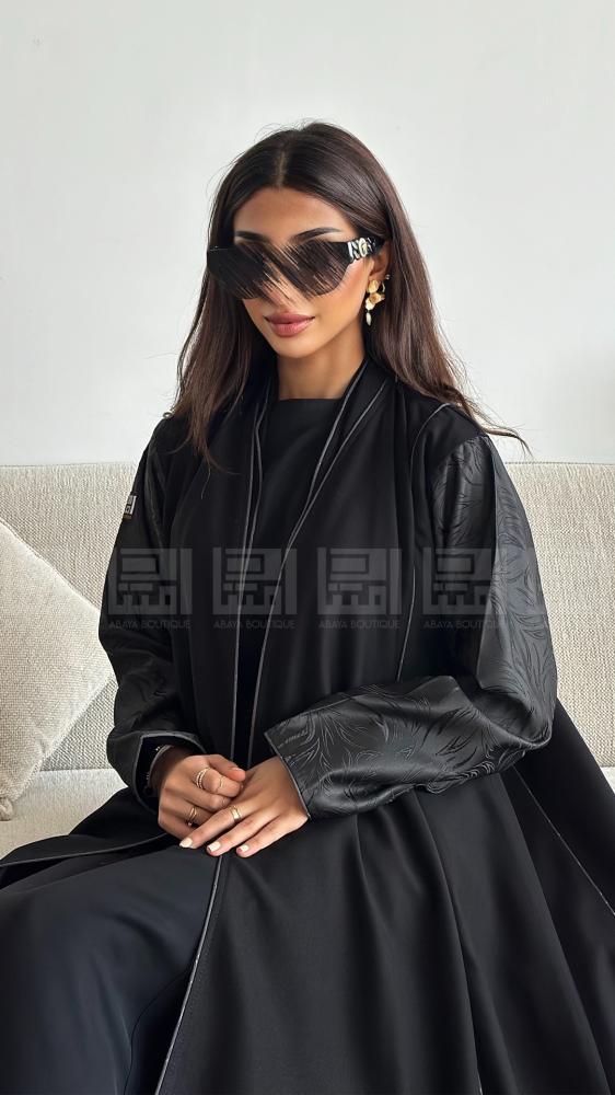 دار امتنان - عباية سوداء نصف كلوش بأكمام مميزة- 1400 - Image 3
