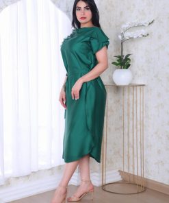 Alternative view of أوبرا فاشن - فستان قصير قماش طايح اكمام مفتوحة على الكتف هدب تشجيرة ورد وريش