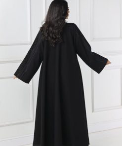 Alternative view of عبايات روزا - عباية دبل كلوش منسوجة من قماش الكريب الفاخر مع طرحتها.