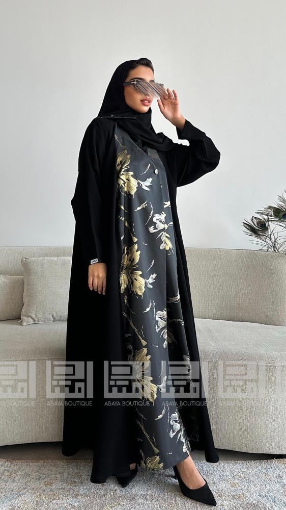 دار امتنان - عباية سوداء صيفية نصف كلوش بجاكار ملون بتداخل فضي وذهبي- 1478 - Image 3