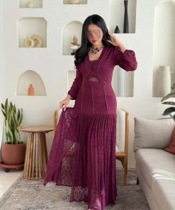 Alternative view of أوبرا فاشن - فستان دانتيل طويل بأكمام شفافة بلون عنابي