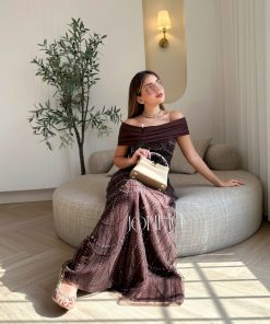 Alternative view of جولينا - فستان سهرة بني أوف شولدر مطرز