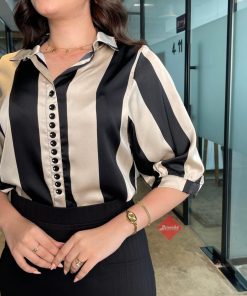 بلوزة أنيقة ستايل نص كم بأزرار