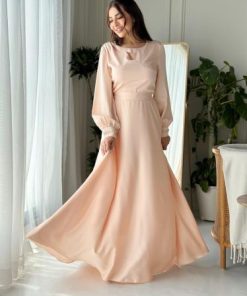 أوبرا فاشن - فستان كريب ستان بلون مشمشي مزين بكريستال