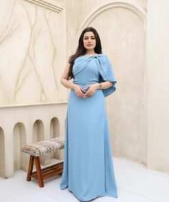 أوبرا فاشن - فستان كريب أنيق مزين بكريستال يدوي على الصدر