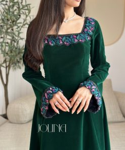 Alternative view of جولينا - فستان زيتي مخمل باكمام وتطريز من الاطراف