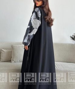 دار امتنان - عباية سوداء باردة كلوش بأكمام من الجاكار الرمادي والكحلي- 1480