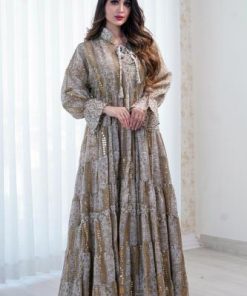 أوبرا فاشن - جلابية كويتية واسعة لون بني مزينة بتطريز وترتر