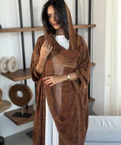 Alternative view of عزة المتميزة - عباية الحرير البني٣