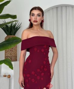 Alternative view of بينوش  - فستان ناعم اوف شولدر مزين بالورود و خامة الكريب الفاخر