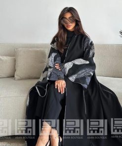 Alternative view of دار امتنان - عباية سوداء باردة كلوش بأكمام من الجاكار الرمادي والكحلي- 1480