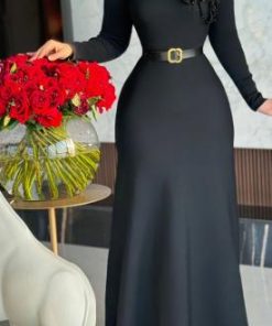 أوبرا فاشن - فستان أسود ميدي أنيق بتطريز يدوي على الصدر