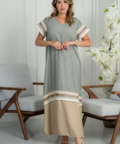 لورا فاشن - جلابية ناعمة بتصميم بسيط وحواف مزخرفة